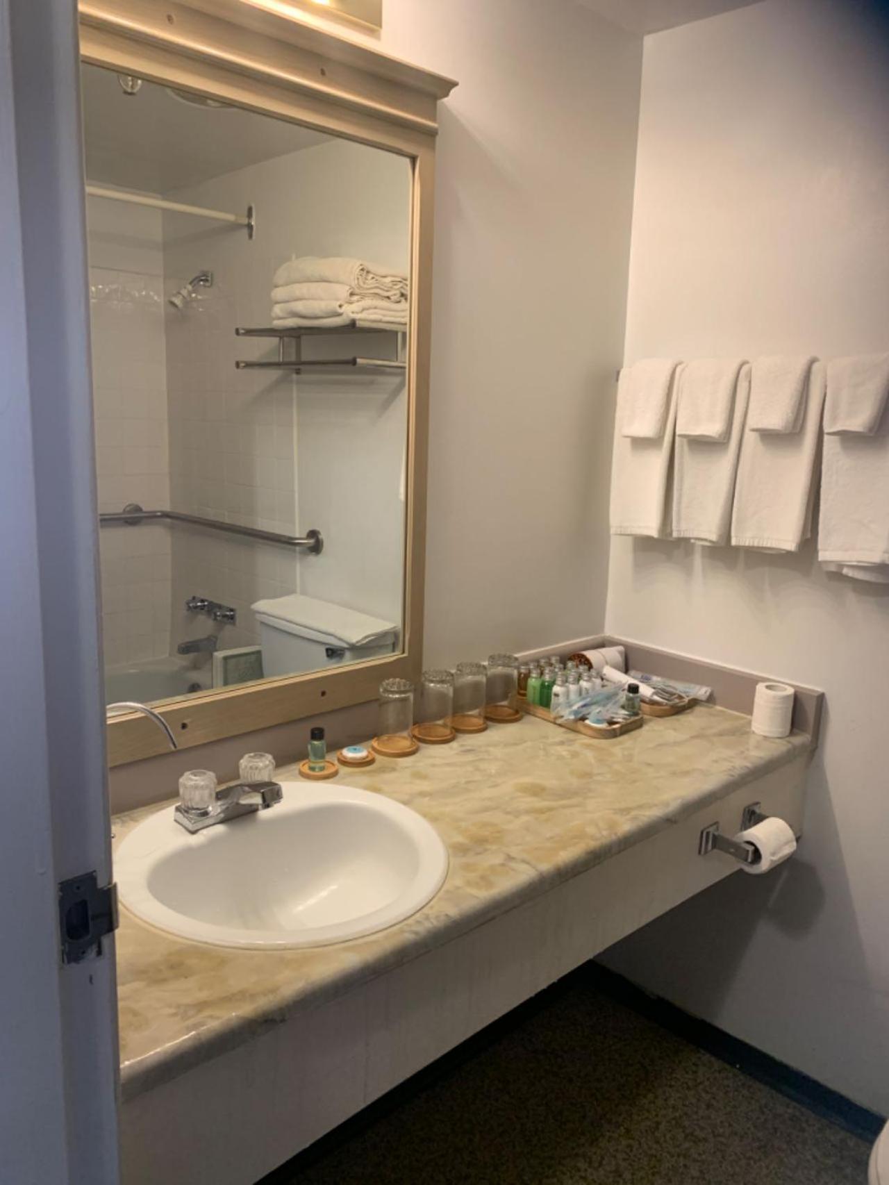 Providence Place Inn พอร์ต ฮาร์ดี ภายนอก รูปภาพ