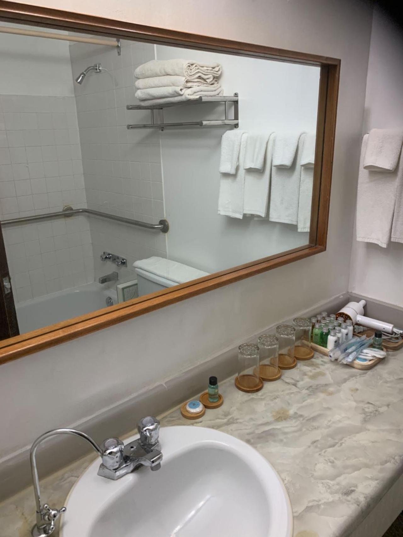 Providence Place Inn พอร์ต ฮาร์ดี ภายนอก รูปภาพ